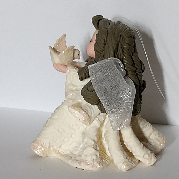 Freedom Kneeded Angel with Dove - Picture 6 of 8